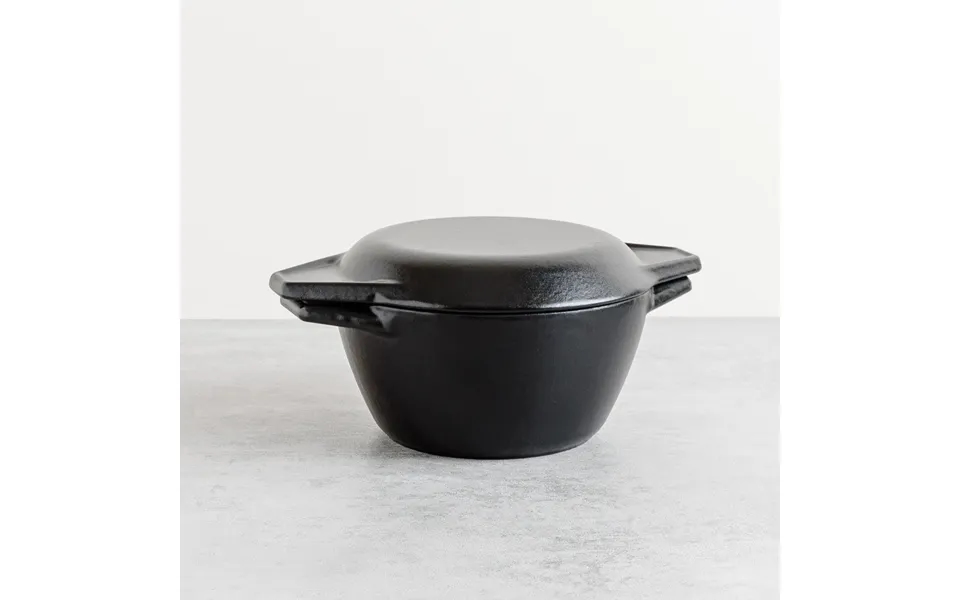 Black Round Cast Iron Enamel Casserole Dish With Lid By Samuel Groves Size 16