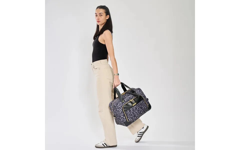 Vela 24l Cabin Bag Holdall - 40x30x20 Cm