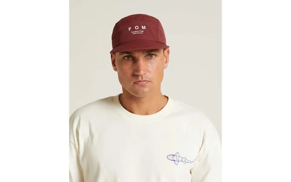 Outdoor Adventure Cap - Burgundy