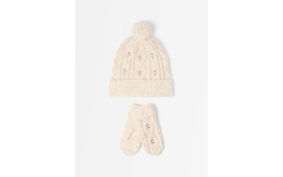 Set - Beanie And Mittens