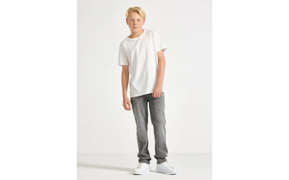 Staffan Straight Leg Jeans With Stretch