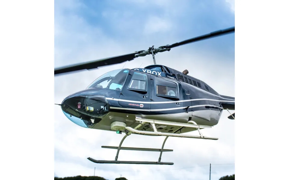 18 Mile Helicopter Pleasure Flight With Bubbly For Two