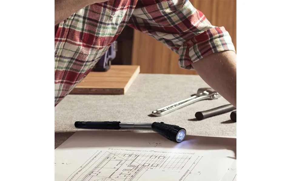 Ingenious Telescopic Torch With Magnets