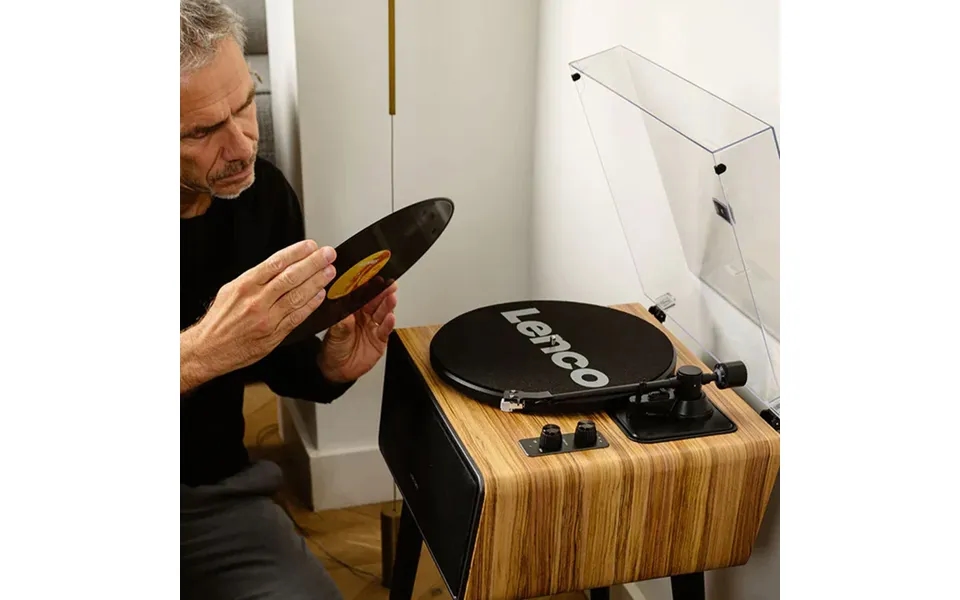 Lenco Ls-570 Turntable With Dual Speakers