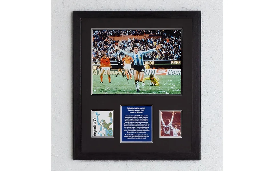 Mario Kempes Signed Argentina Photo - Framed