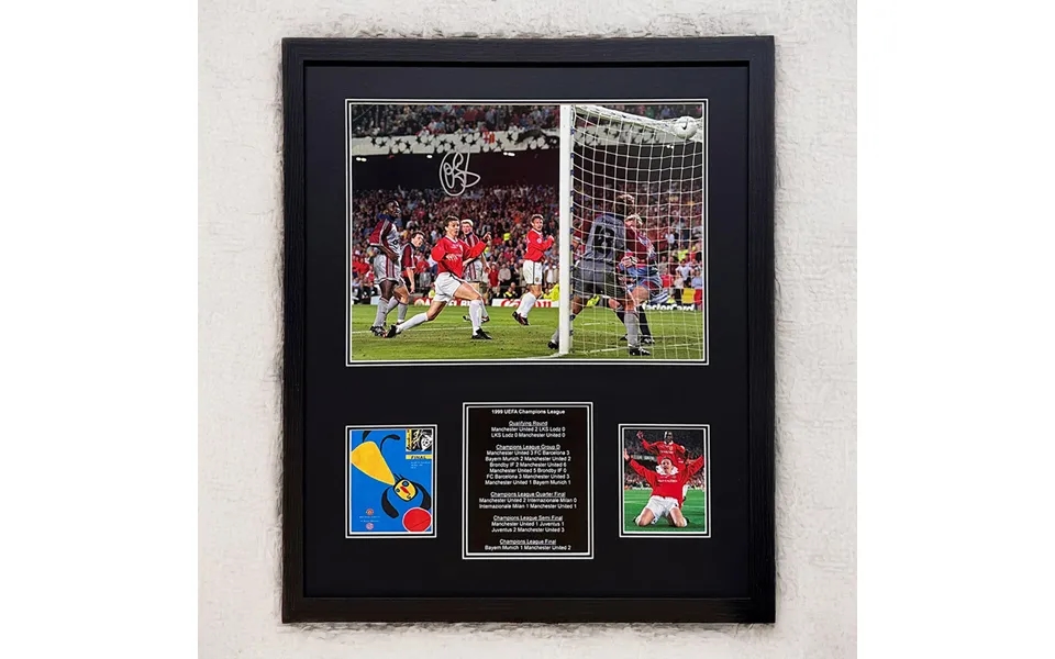 Ole Gunnar Solskjaer Signed Manchester United Photo - Framed