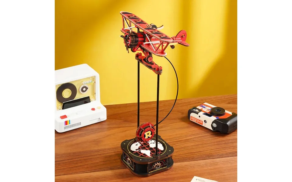 Sky Captain Wooden Pendulum Model Kit