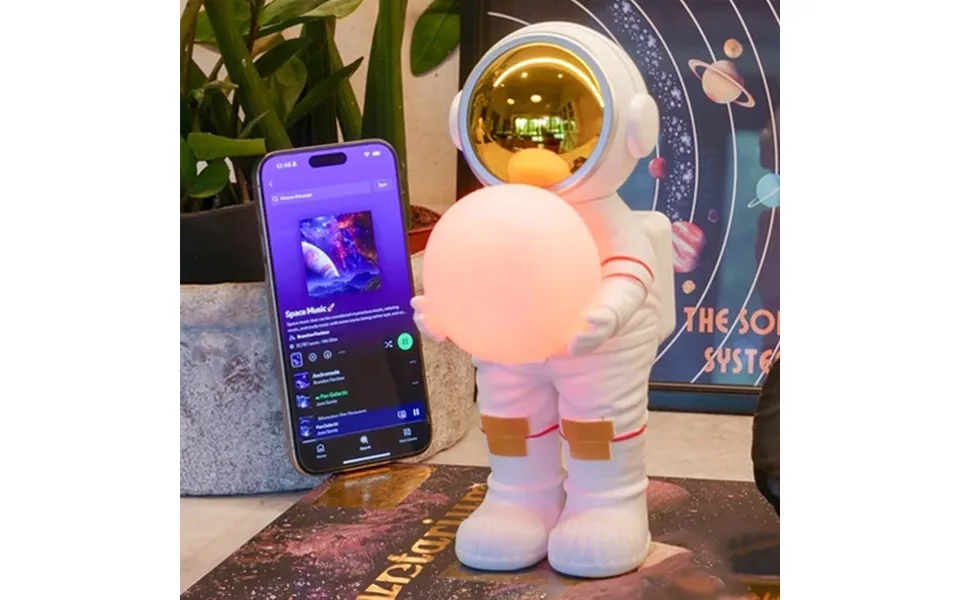 Steepletone Wireless Spaceman With Moon Light Speaker