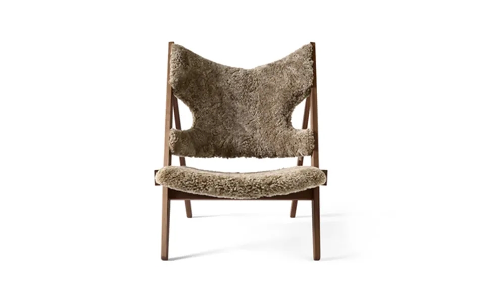 Audo Copenhagen Knitting Lounge Chair Sheepskin Sahara - Walnut Legs