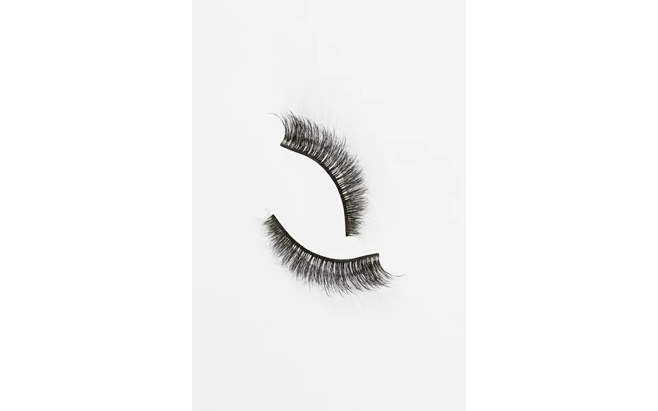 Wink Fluttery False Lashes