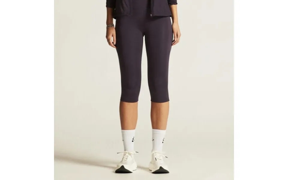 Craft Adv Essence Capri Tights 2 For Women - Dk Plum Running Tights For Comfort And Style