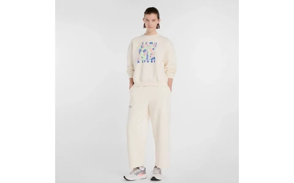 New Balance Nyc Marathon Fleece Crew Sweatshirt Xs Women - Comfortable Brown Top For Running And Relaxation